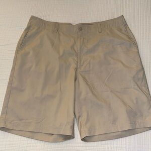 PGA TOUR SIZE 38 Golf Shorts